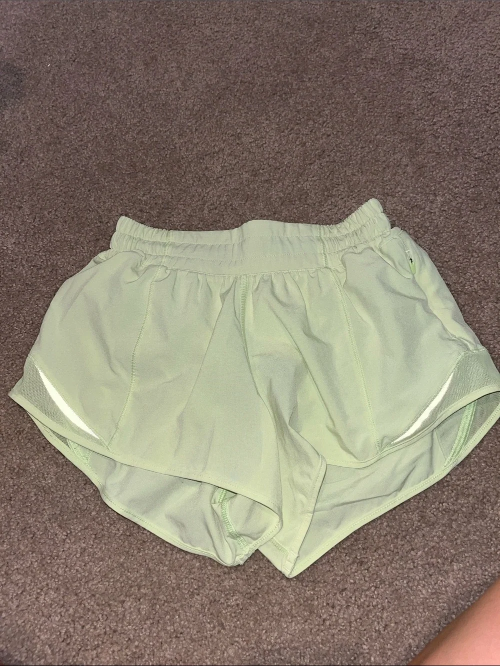 2.5 Low rise NEON YELLOW!! Hard to tell in pic but it’s yellow!